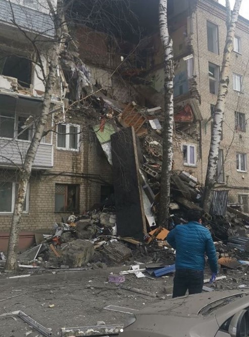 Разрушен весь подъезд: в России прогремел взрыв в жилом доме (фото, видео)