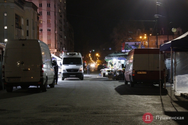 Возле одесского «Привоза» наконец-то открыли проезд по Екатерининской и Новощепному ряду