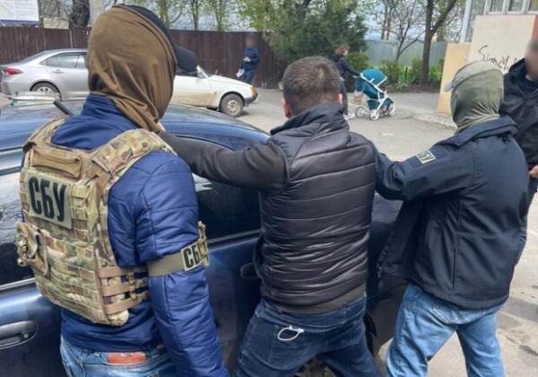 800 долларов и порядок: в Одессе чиновника Госпродпотребслужбы поймали на взятке 