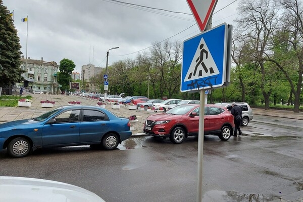 Я паркуюсь как: свежая фотоподборка наглых водителей в Одессе
