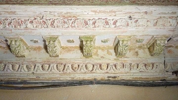 В Лютеранском переулке продолжается реставрация старинной росписи — специалисты просят о помощи
