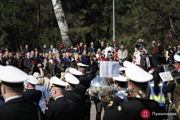 Одесса отмечает День победы: что происходит на Аллее Славы. Фото
