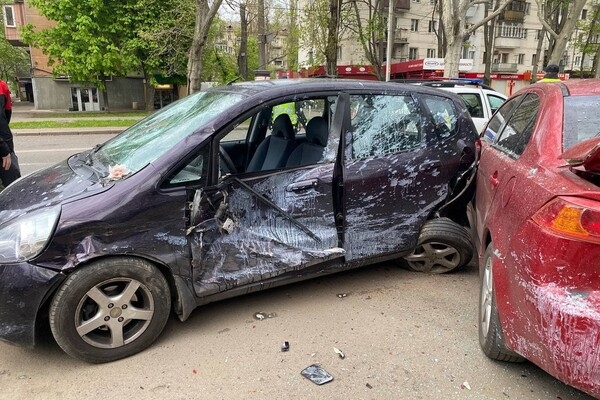 В Одессе машину отбросило на пешехода: видео момента аварии
