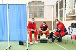 К санитарии много вопросов: в Одессе открыли центр вакцинации от Covid-19