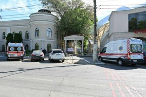 К санитарии много вопросов: в Одессе открыли центр вакцинации от Covid-19