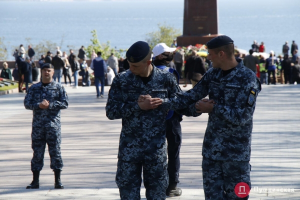 Одесса отмечает День победы: что происходит на Аллее Славы. Фото