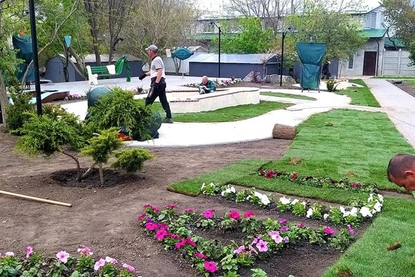 Поездка выходного дня: в Доброславе открыли уникальный сквер 
