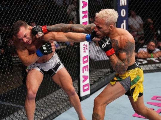 Олівейра — Чендлер: відео нокауту в чемпіонському бою UFC 262 за колишній пояс Хабіба