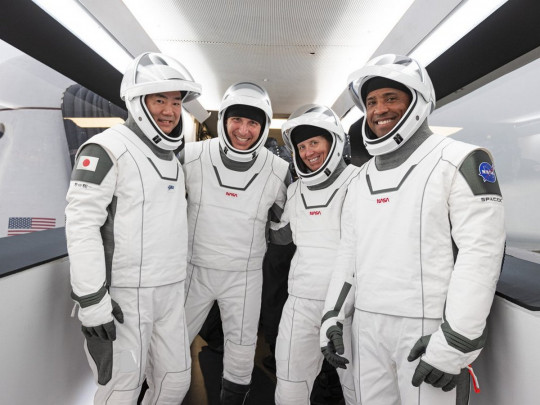 SpaceX Ілона Маска здійснила першу з 1968 року нічну посадку космічного корабля