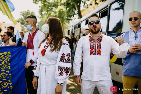 По Одессе прошел Мегамарш в вышиванках: как это было. Фоторепортаж