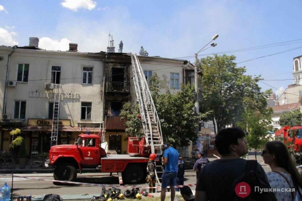 В мэрии Одессы готовы дать 2 миллиона на ремонт сгоревшего дома на Бунина, но не могут найти подрядчика