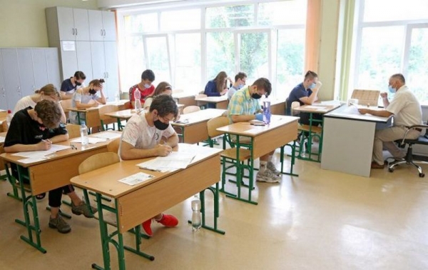 Названы пороговые баллы по ВНО: сколько абитуриентов провалили тестирование