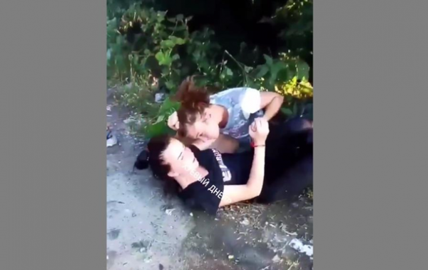 В Днепре девушки устроили жестокую драку