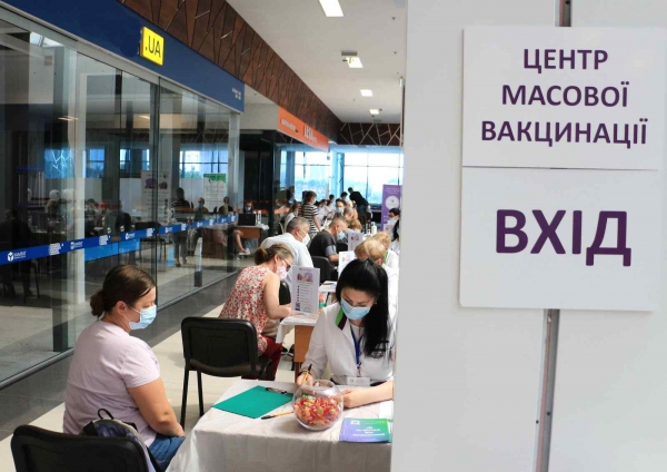 В Одессе откроют 9 центров вакцинации от коронавируса, где можно выбрать вакцину — CoronaVac или Pfizer