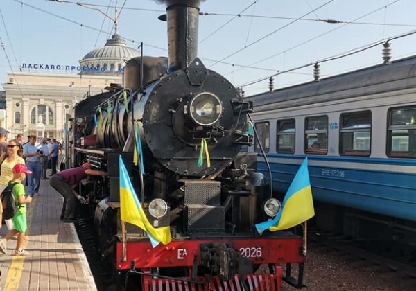 По Одесской железной дороге ездит раритетный паровоз: его привезли из США