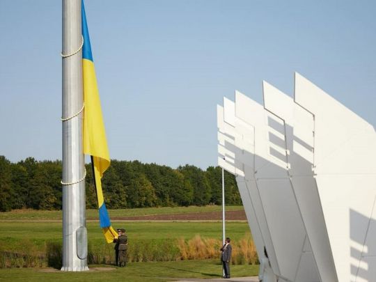 Зеленський у географічному центрі країни відкрив крилатий арткомплекс «Серце України»