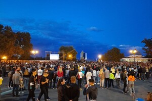 С салютом и толпами: как прошел концерт ко Дню города в Одессе