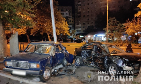 19-летняя девушка влетела в ВАЗ и отправила свою несовершеннолетнюю пассажирку в больницу 