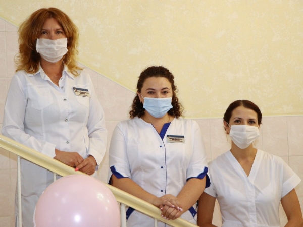 Родившаяся раньше всех в День города одесситка Саша получила коляску от мэрии 