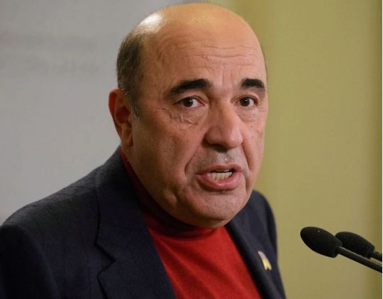 «Це судилище»: Рабинович про продовження домашнього арешту Медведчуку