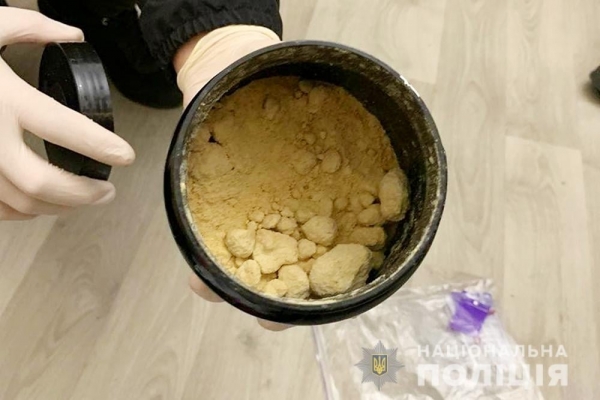 Одесские и киевские полицейские изъяли рекордную партию ЛСД 