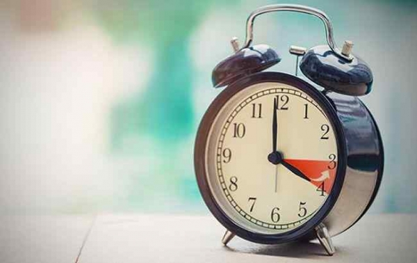 В ночь на 31 октября Украина переходит на зимнее время: когда переводить часы