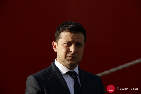Зеленский пообещал отремонтировать давно вставший на прикол в Одессе парусник «Дружба»