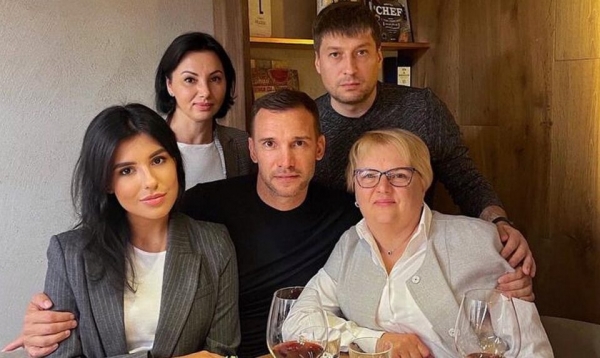 Племянница Шевченко решилась на фото в нижнем белье