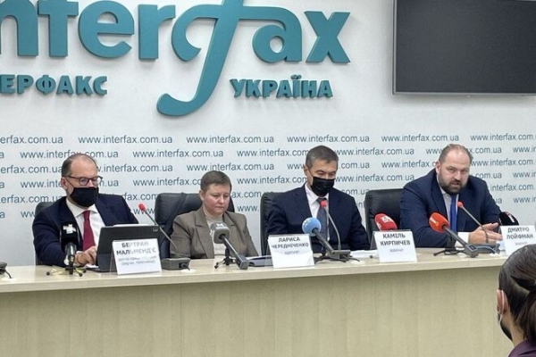
Ведущий немецкий адвокат: В политической системе Украины мы наблюдаем авторитарный тоталитаризм
