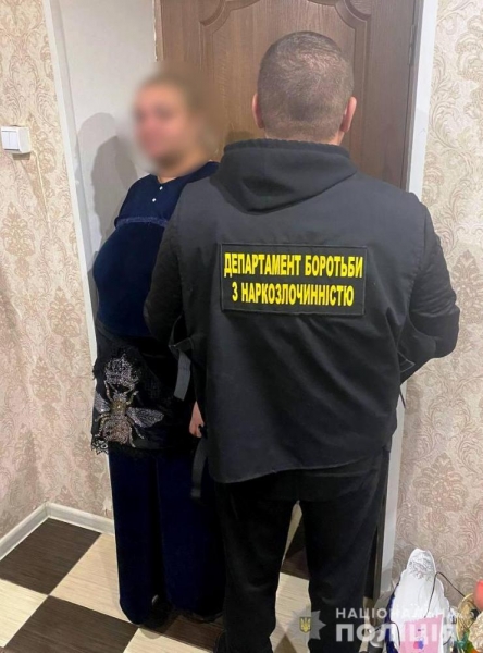 Мать и дочь из Одессы зарабатывали по 400 тысяч в месяц на метадоне, «травке» и опие  