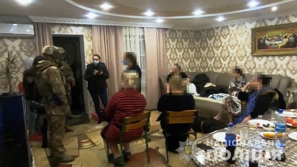 Мать и дочь из Одессы зарабатывали по 400 тысяч в месяц на метадоне, «травке» и опие  