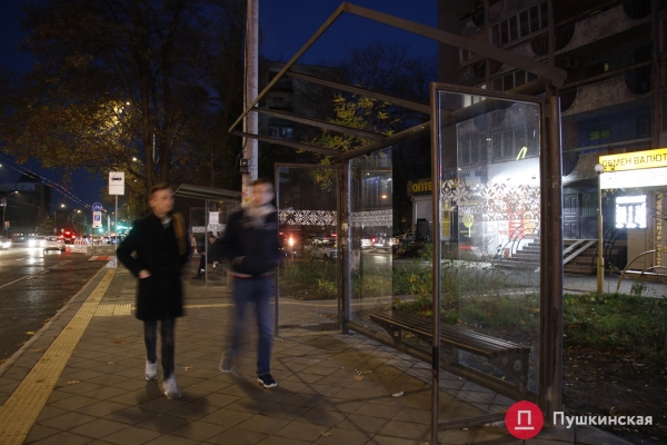Как улица Черняховского выглядит после ремонта: велосипеды, новая разметка и светодиоды. Фоторепортаж