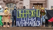 
"Хватит издеваться": в центре Киева собрались противники роста цен на проезд
