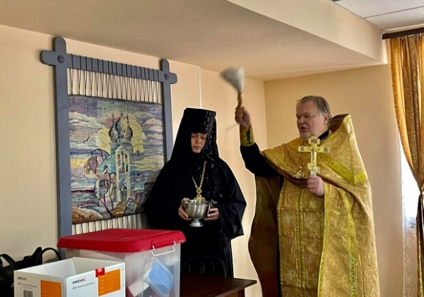 В Одессе открыли пункт массовой вакцинации при монастыре: на очереди – Кирха