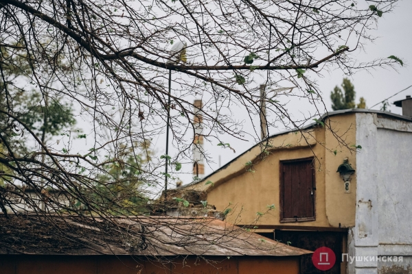 Нетуристическая Одесса, часть 2: смесь старого города и промзоны на Сахалинчике. Фоторепортаж