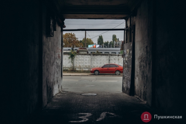 Нетуристическая Одесса, часть 2: смесь старого города и промзоны на Сахалинчике. Фоторепортаж