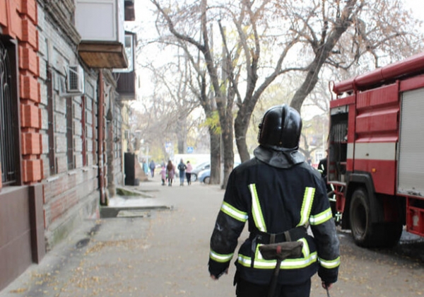 Курил в постели: на Дальницкой при пожаре погиб мужчина