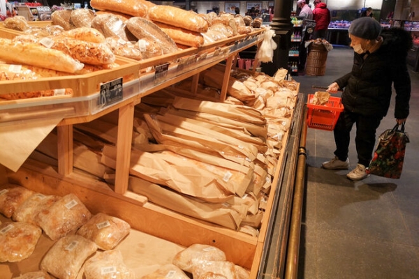 
Цены на хлеб и другие соцпродукты зафиксируют: Шмыгаль анонсировал новые программы поддержки для бизнеса

