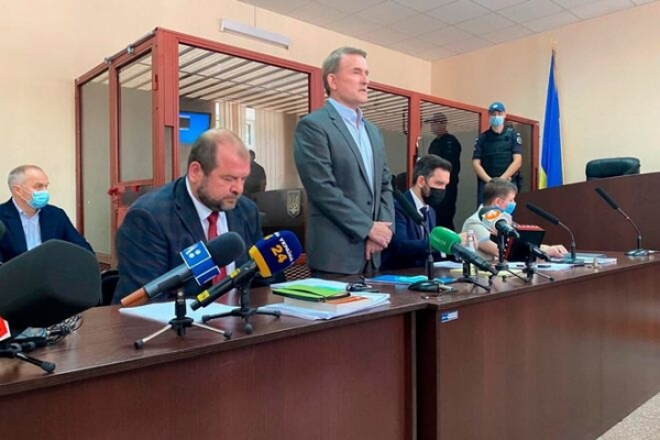 
Вадим Рабинович: Пока единственный, кто с достоинством отстаивает свою позицию в суде, это Медведчук

