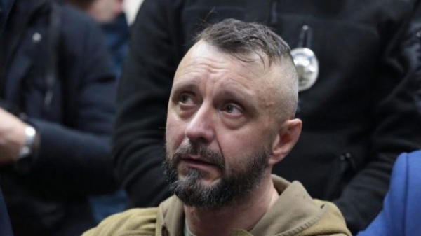 Суд разрешил снять браслет слежения с обвиняемого в убийстве Шеремета участника АТО