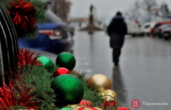 Позитив, несмотря на погоду: как центр Одессы встретил первое утро нового года. Фоторепортаж