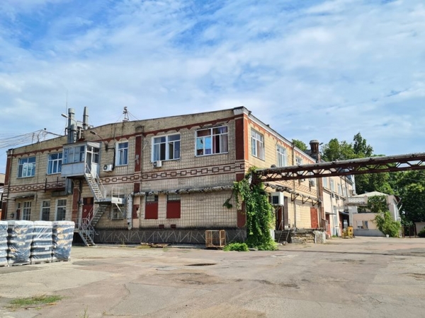 Завод шампанских вин на Французском бульваре пустят с молотка