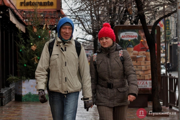 Позитив, несмотря на погоду: как центр Одессы встретил первое утро нового года. Фоторепортаж