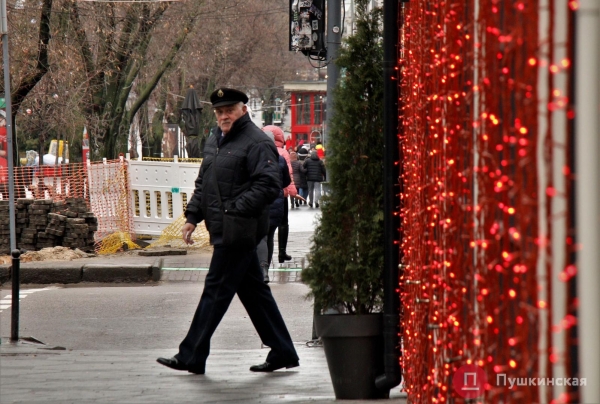 Позитив, несмотря на погоду: как центр Одессы встретил первое утро нового года. Фоторепортаж