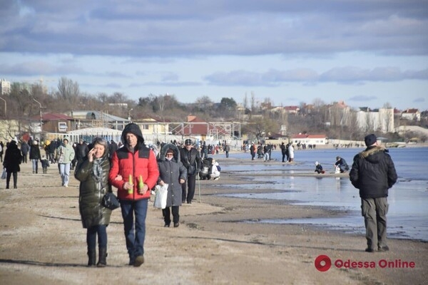 Аншлаг на побережье и в центре города: как одесситы провели 2 января