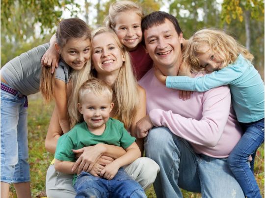 Дострокова пенсія для багатодітних батьків: які умови важливі для її оформлення