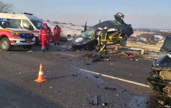 Под Харьковом столкнулись Kia и Toyota: погибли три человека, двух детей госпитализировали