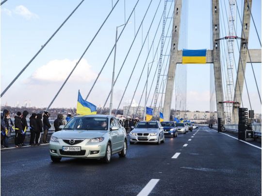 Вантовий міст у&nbsp;Запоріжжі, який мали побудувати ще&nbsp;20 років тому, було завершено за&nbsp;20 місяців&nbsp;&mdash; Зеленський