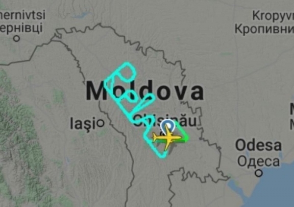 Пилот Air Moldova написал слово в небе недалеко от Одессы