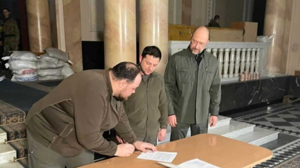 Зеленский подписал заявку на членство в ЕС. Фото